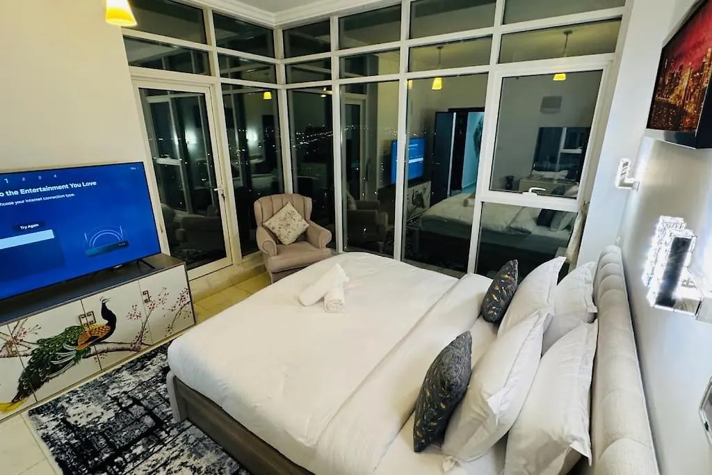 Elegant 2Br Apartment In The Heart Of Marina Dubai United Arab Emirates