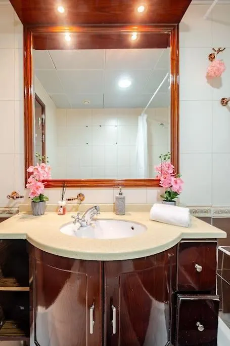 Elegant 2Br Apartment In The Heart Of Marina Dubai United Arab Emirates