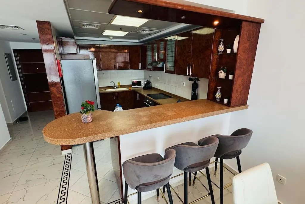Elegant 2Br Apartment In The Heart Of Marina Dubai United Arab Emirates